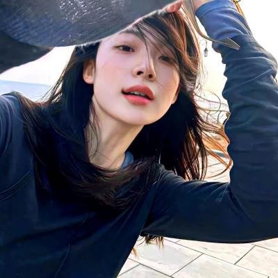 陪她一会儿 海报